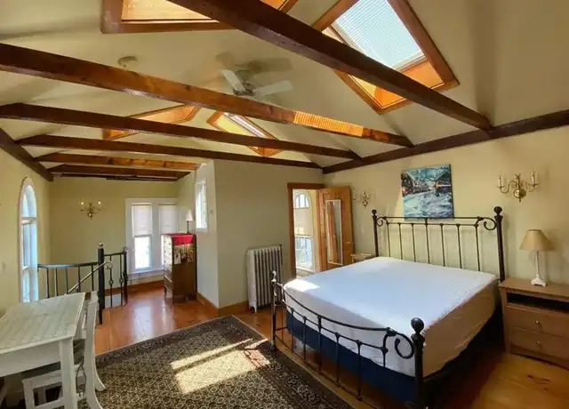 Property at 70 Pelham St Unit B, Newport, RI, 02840, 1 bed, 1 bath, [object Object]