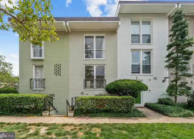 Property at 212 G St SW #212, Washington, DC, 20024, 2 beds, 1.5 baths, [object Object]