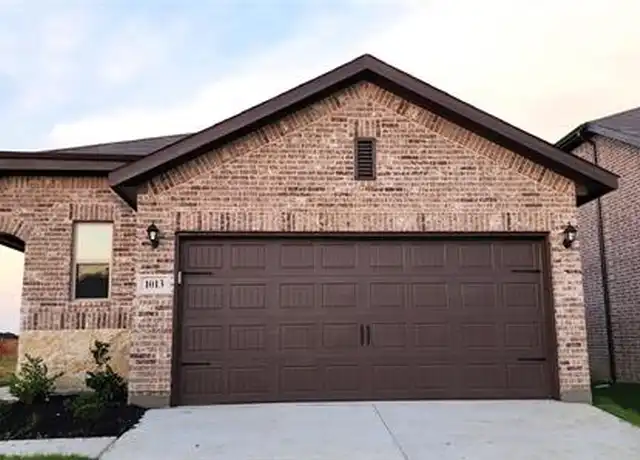 Property at 1013 King St, Aubrey, TX, 76227, 3 beds, 2 baths, [object Object]