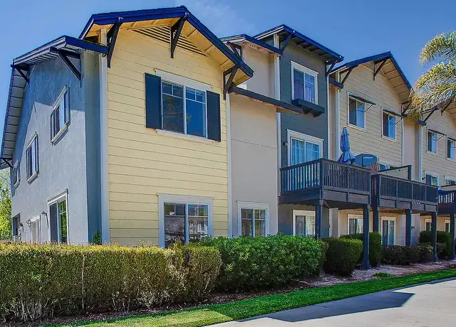 Photo of 1500 Tulipan Cir, Oxnard, CA 93030