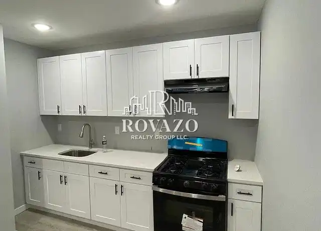 Property at 252 Lehigh Ave Unit 24, Newark, NJ, 07112, 1 bed, 1 bath, [object Object]
