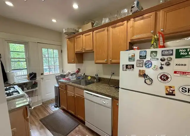 Property at 3 A Lakeview St, Arlington, MA, 02476, 2 beds, 1 bath, [object Object]