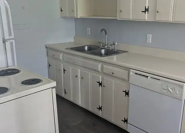 Property at East Lake Apartments - 256 Stewarts Ferry Pike, Nashville, TN, 37214, 1 bed, 1 bath, [object Object]