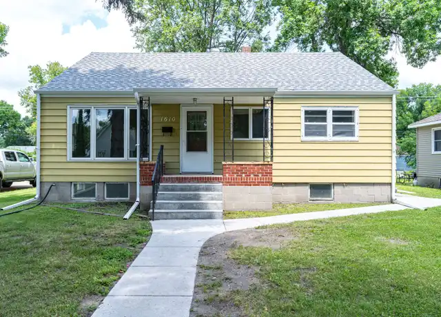 Property at 1610 9th Ave N, Grand Forks, ND, 58203, 4 beds, 2 baths, [object Object]