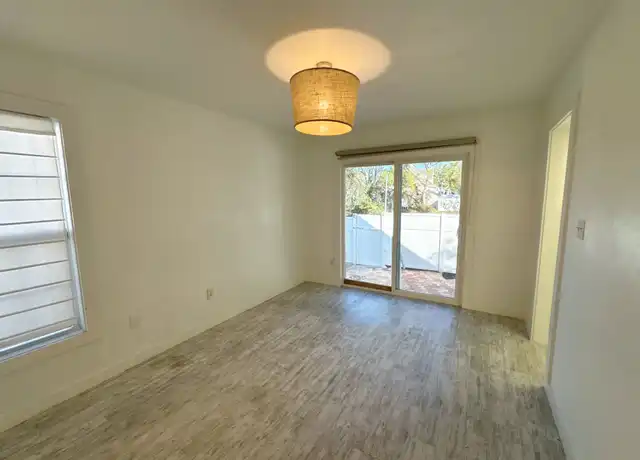 Property at 286 Leawood Cir, Naples, FL, 34104, 3 beds, 3 baths, [object Object]
