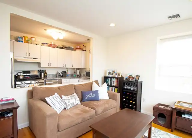 Property at 300 Washington St Unit 3, Brookline, MA, 02445, 2 beds, 1 bath, [object Object]