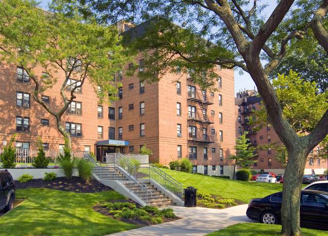 Photo of 20-10 Seagirt Blvd, Queens, NY 11691
