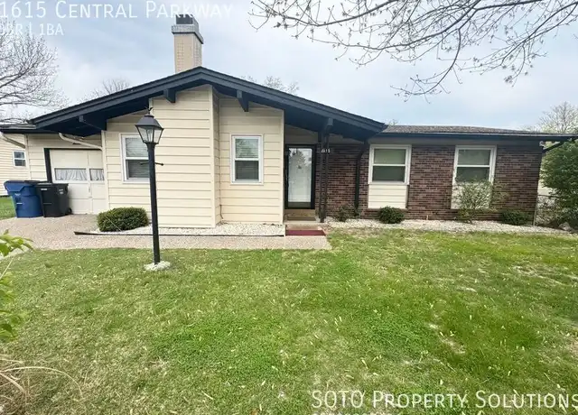 Property at 1615 Central Pkwy, Florissant, MO, 63031, 3 beds, 1 bath, [object Object]