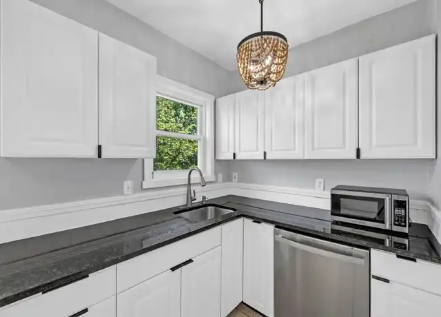 Property at 8 Brantwood Rd, Worcester, MA, 01602, 5 beds, 1 bath, [object Object]
