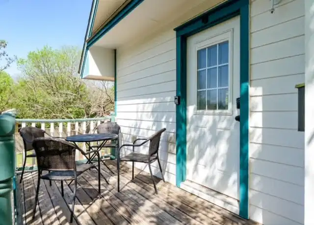 Property at 433 W San Antonio St, San Marcos, TX, 78666, 2 beds, 1.5 baths, [object Object]