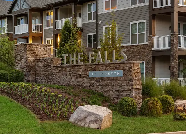Photo of 5310 Falls Dr, Cumming, GA 30028