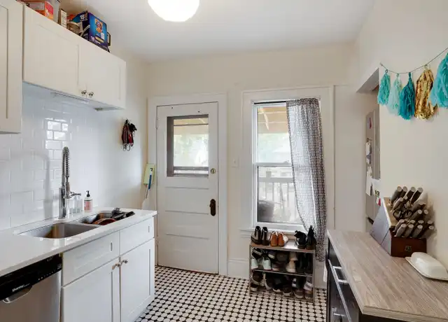 Property at 3845 Grand Ave S Unit 4, Minneapolis, MN, 55409, 1 bed, 1 bath, [object Object]