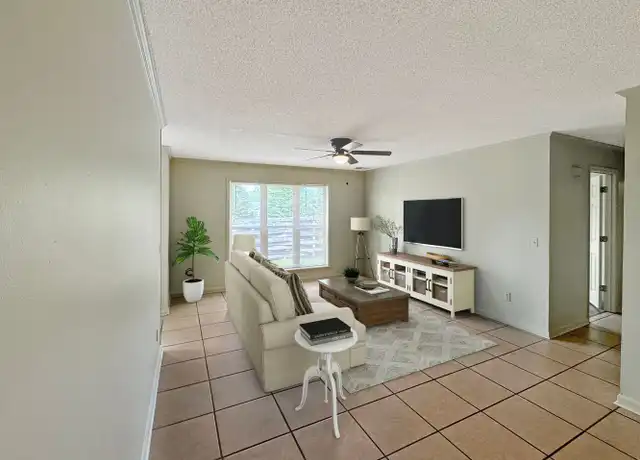 Property at 3450 Cloverdale Rd Unit 22, Florence, AL, 35633, 2 beds, 2 baths, [object Object]