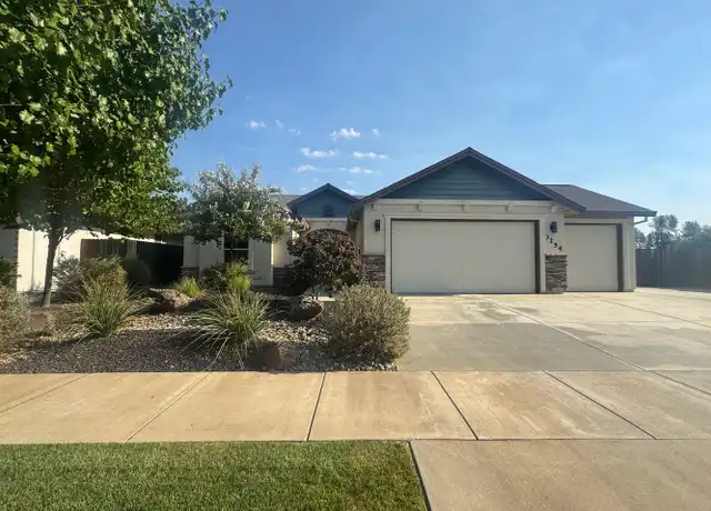 Property at 3254 Lemurian Rd, Redding, CA, 96002, 4 beds, 2.5 baths, [object Object]