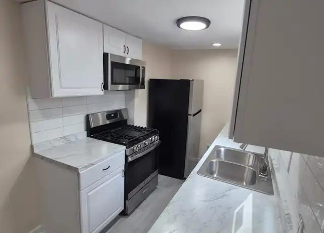 Property at 2210 Greenwich St, Philadelphia, PA, 19146, 2 beds, 1 bath, [object Object]