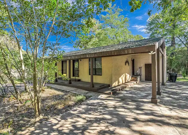 Property at 32 E Rivercrest Dr, Houston, TX, 77042, 2 beds, 1.5 baths, [object Object]