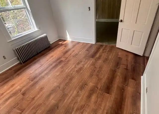 Property at 341 Woodstock Ave, Putnam, CT, 06260, 1 bed, 1 bath, [object Object]