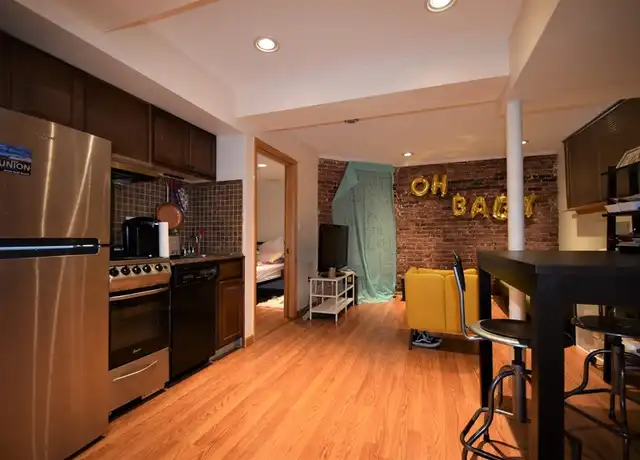 Property at 1689 Beacon St Unit 4, Brookline, MA, 02445, 2 beds, 1 bath, [object Object]