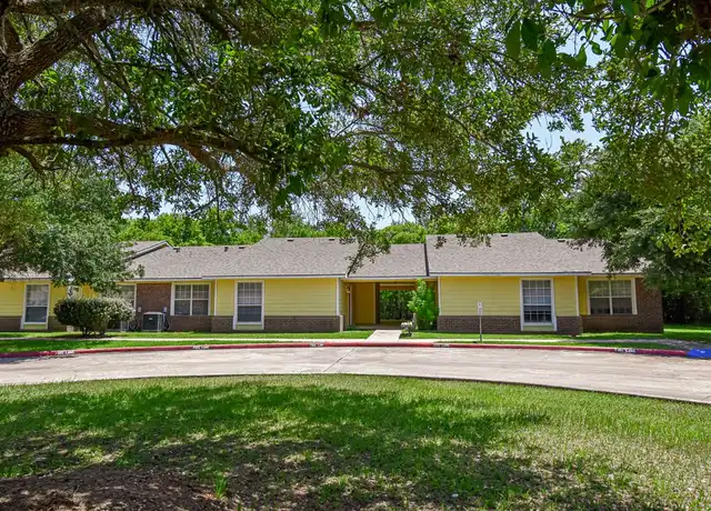 Property at 1803 Gray St Unit 102, Palacios, TX, 77465, 2 beds, 1 bath, [object Object]
