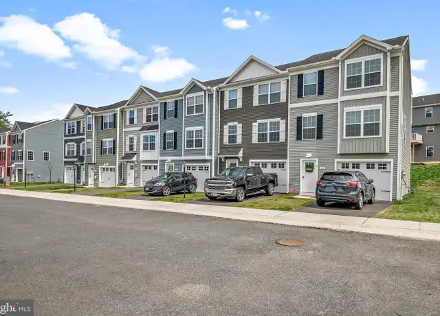 Property at 495 S Spring Garden St Unit 105, Carlisle, PA, 17013, 4 beds, 2.5 baths, [object Object]