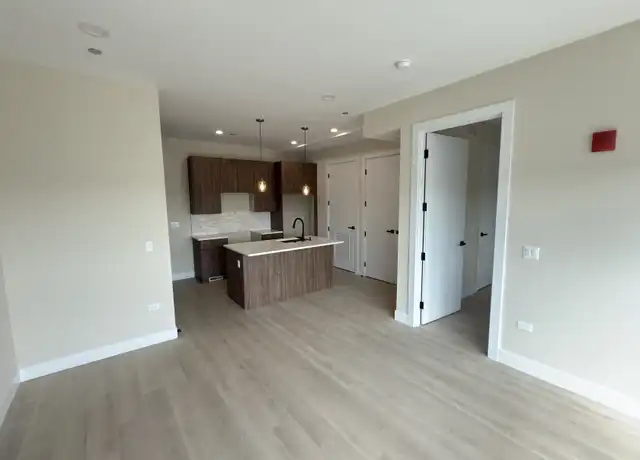 Property at 3045 Irving Park Rd Unit 05, Chicago, IL, 60618, 2 beds, 2 baths, [object Object]