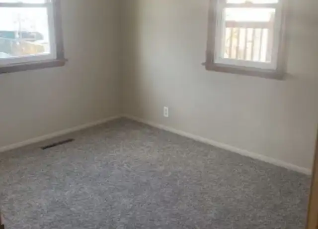 Property at 2407 S Mulberry St, Muncie, IN, 47302, 2 beds, 1 bath, [object Object]