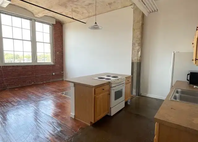Property at 2121 Central St Unit 114, Kansas City, MO, 64108, 1 bed, 1 bath, [object Object]