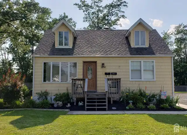 Property at 1216 S Washington Ave, Piscataway, NJ, 08854, 4 beds, 2 baths, [object Object]