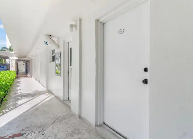 Property at 2555 NE 11th St #108, Fort Lauderdale, FL, 33304, 1 bed, 1 bath, [object Object]