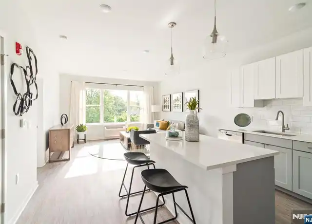 Property at 15 W Johnson Ave Unit 302, Bergenfield, NJ, 07621, 1 bed, 1 bath, [object Object]