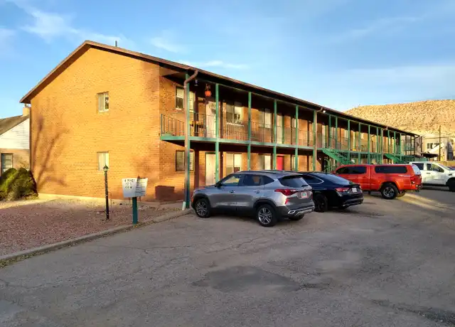 Property at 117 S 100 W Unit 1, Cedar City, UT, 84720, 2 beds, 1 bath, [object Object]