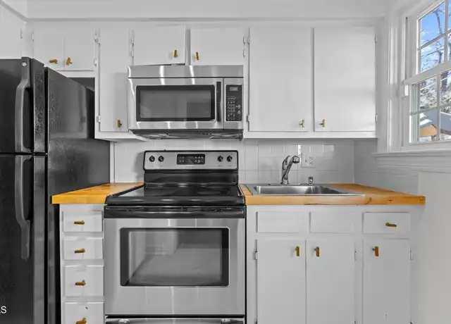 Property at 1621 Sutton Dr, Raleigh, NC, 27605, 1 bed, 1.5 baths, [object Object]