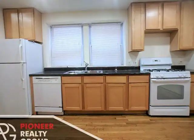 Property at 3920 N Pine Grove Ave Unit G, Chicago, IL, 60613, 2 beds, 1 bath, [object Object]
