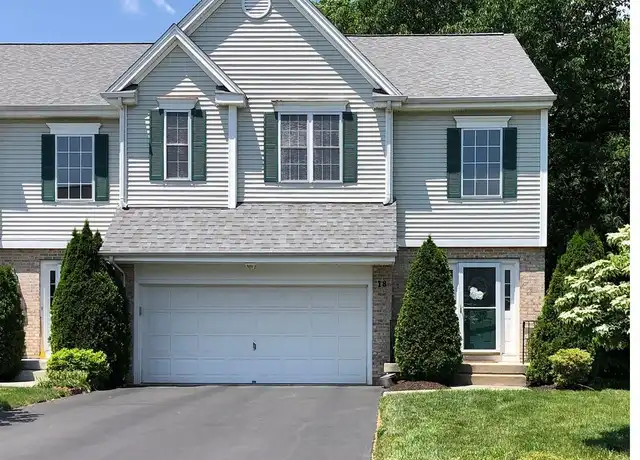 Property at 18 Cobblestone Ct, Newington, CT, 06111, 3 beds, 3 baths, [object Object]