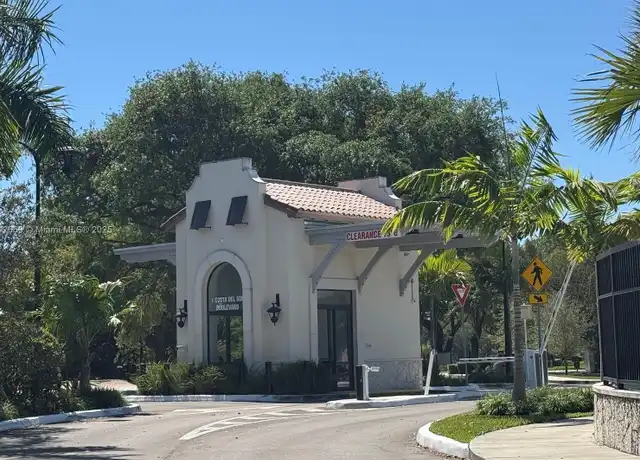 Property at 3621 Torremolinos Ave Unit B112, Doral, FL, 33178, 3 beds, 2.5 baths, [object Object]