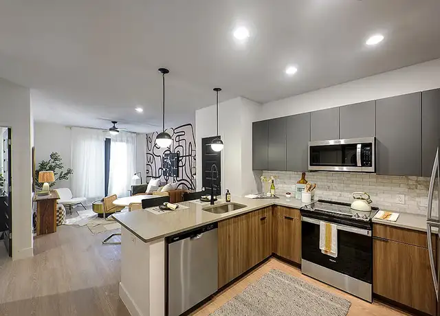 Photo of 333 Ellington Blvd, Gaithersburg, MD 20878