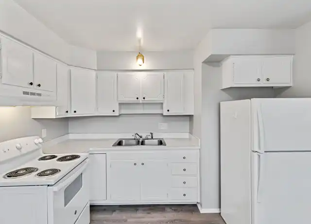 Property at 400 E River St, Grand Ledge, MI, 48837, 1 bed, 1 bath, [object Object]