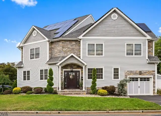Property at 1 Crescent Pkwy, Clark, NJ, 07066, 5 beds, 3.5 baths, [object Object]