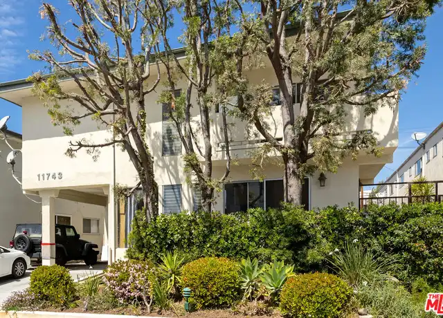 Property at 11743 Mayfield Ave Unit 3, Los Angeles, CA, 90049, 3 beds, 2 baths, [object Object]