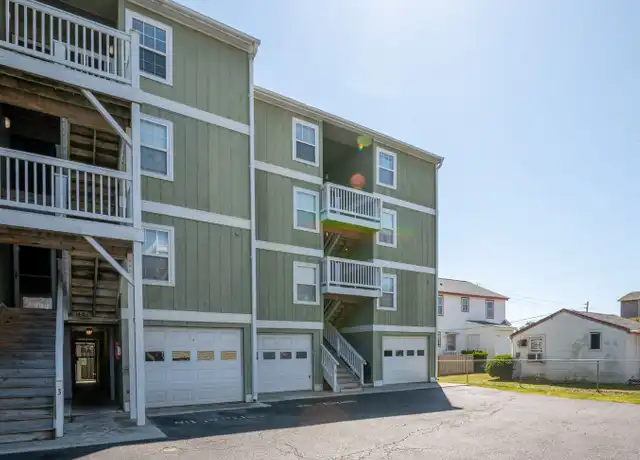 Property at 108 Lake Park Blvd S, Carolina Beach, NC, 28428, 1 bed, 1.5 baths, [object Object]