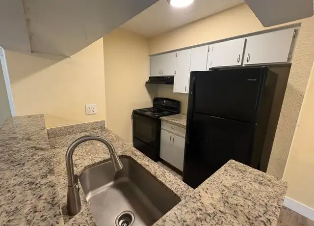 Property at 305 W Grant St Unit B-16, Plant City, FL, 33563, 2 beds, 2 baths, [object Object]