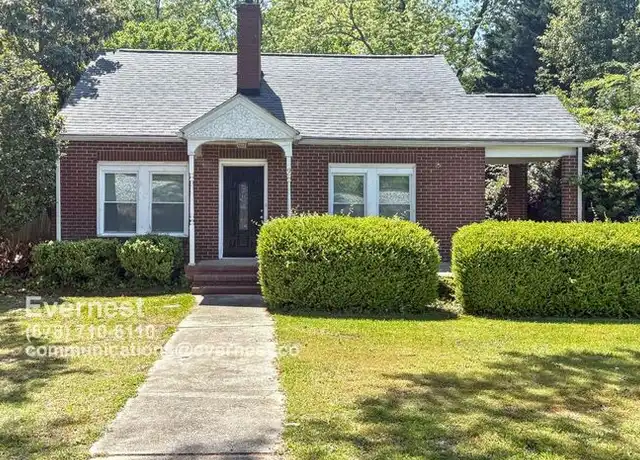 Property at 9 W Main St, Hampton, GA, 30228, 3 beds, 2 baths, [object Object]
