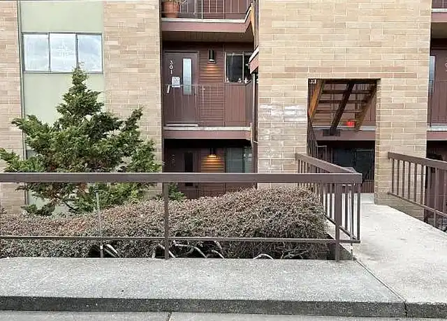 Property at La Villa Apartments - 401 La Villa Dr, Lynden, WA, 98264, 2 beds, 1 bath, [object Object]