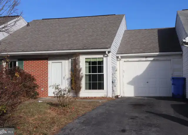 Property at 27 Fieldcrest Dr, Mechanicsburg, PA, 17050, 3 beds, 2 baths, [object Object]