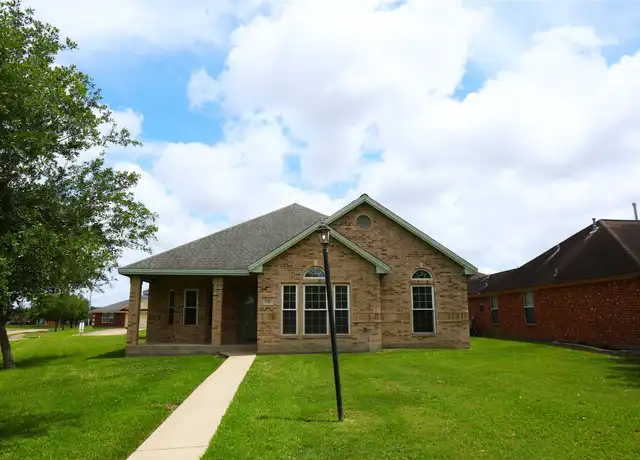 Property at 131 Silverbell Cir, Lake Jackson, TX, 77566, 3 beds, 2 baths, [object Object]