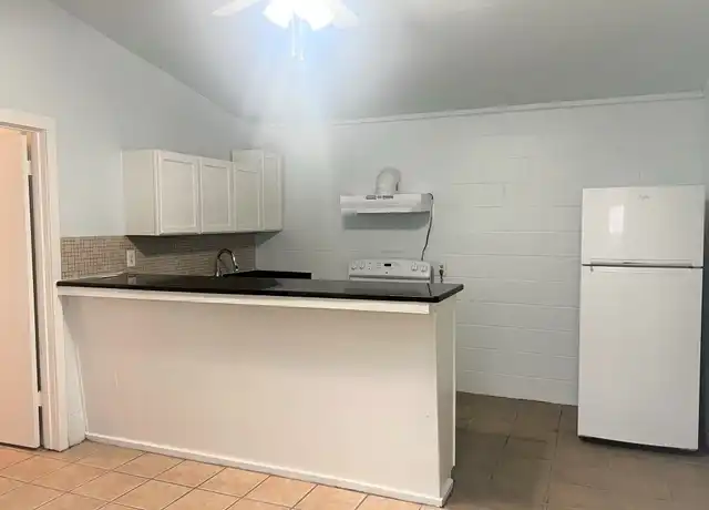 Property at 2609 E Cesar Chavez St Unit 206, Austin, TX, 78702, 1 bed, 1 bath, [object Object]