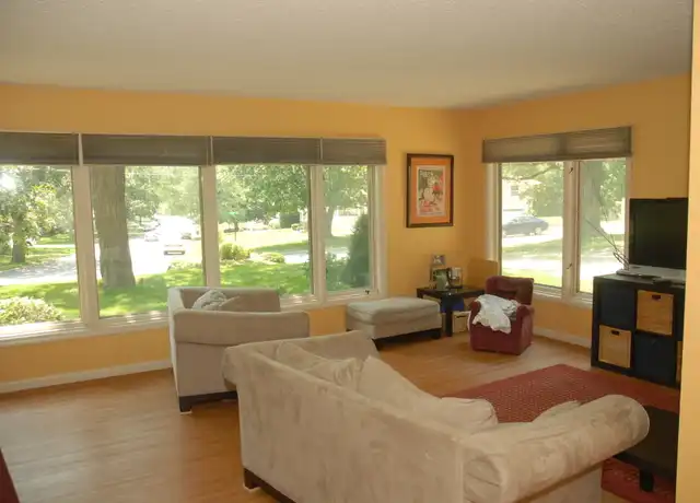 Property at 3000 W 82nd St, Bloomington, MN, 55431, 4 beds, 3 baths, [object Object]