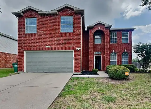 Property at 8209 Swan Park Dr, Denton, TX, 76210, 6 beds, 2.5 baths, [object Object]