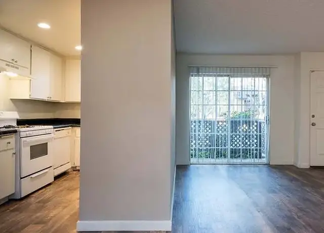 Photo of 420 Smilax Rd, San Marcos, CA 92078