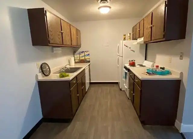 Property at Taylor's Place Apartments - 4213 E 12th St, Sioux Falls, SD, 57103, 1-2 bed, 1 bath, [object Object]